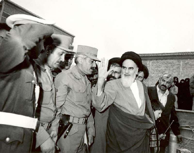 رفتارشناسی امام خمینی(ره) در نقش فرماندهی کل نیروهای مسلح در هشت سال دفاع مقدس